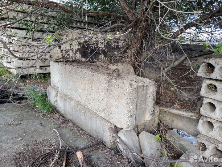 Бетонные блоки