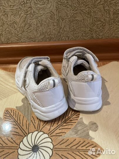 Кроссовки детские 22 размер