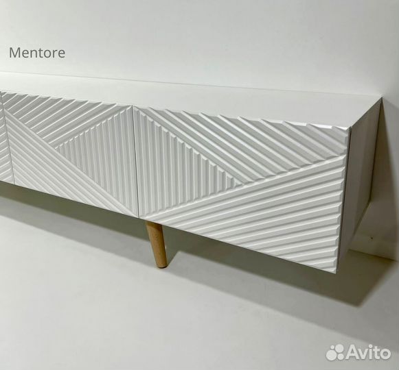 Тумба тв Bravo на опорах / в наличии / 200х40х30