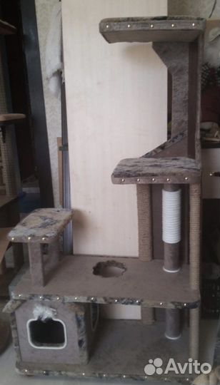 Домик для кошки с когтеточкой