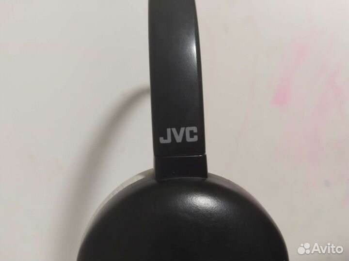 Беспроводные наушники JVC