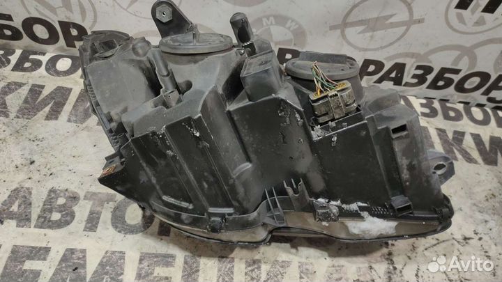 Фара левая Mercedes W204