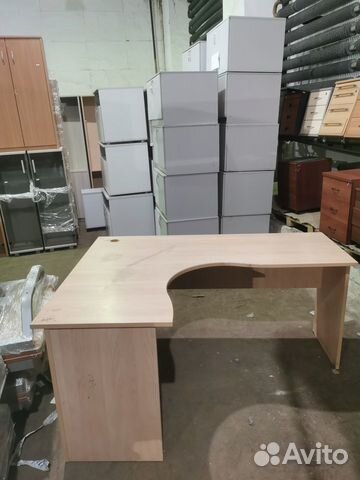 Стол компьютерный угловой большой светлый