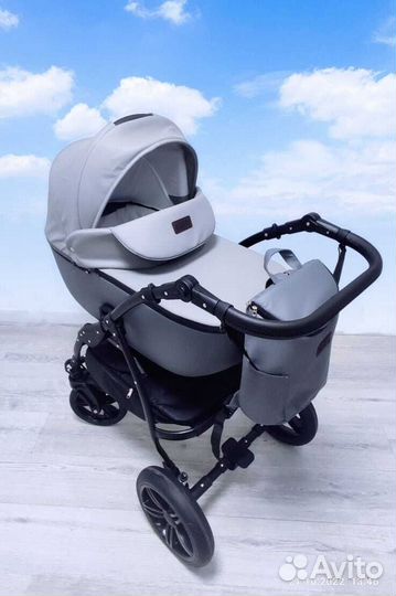 Коляска 2 в 1 эко кожа в молочном цвете