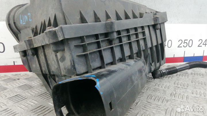 Корпус воздушного фильтра volkswagen passat B6 200