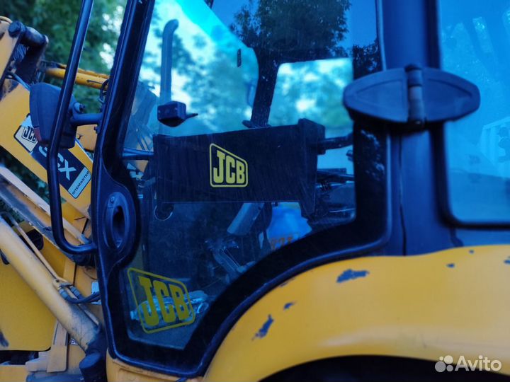 Столик на JCB3