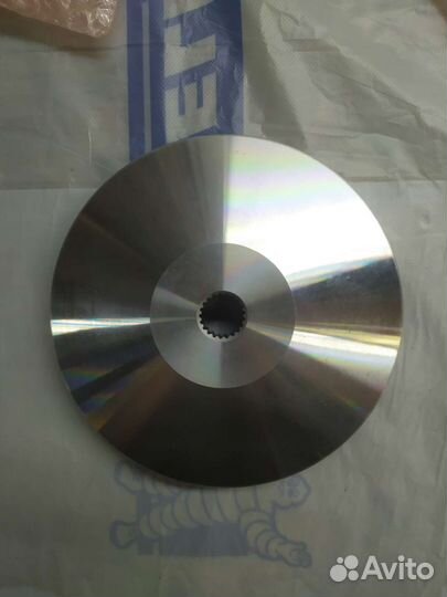 Шкив вариатора honda forza 22102KFG000