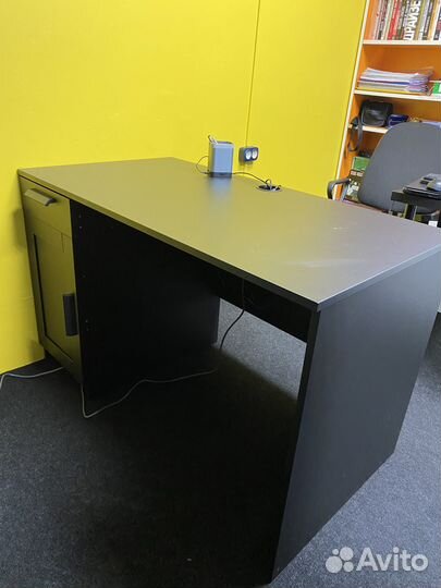 Стол Икеа Бримнес