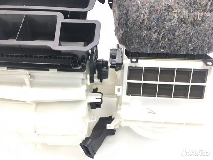 Корпус печки Mitsubishi Outlander 3 рестайлинг 2.4