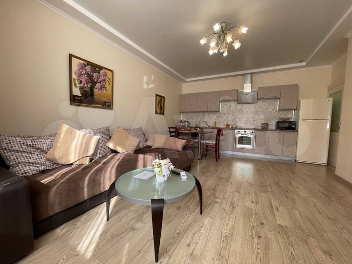 3-к. квартира, 85 м², 8/10 эт.