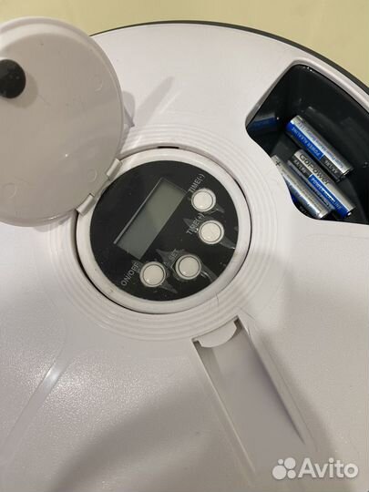 Автоматическая кормушка для кошек