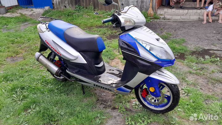 Скутер 150 кубов