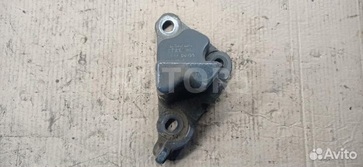 Кронштейн торсиона кабины правый Scania P 5 2011