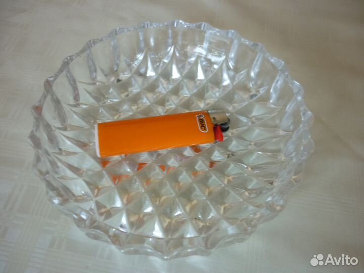 Хрустальная вазочка