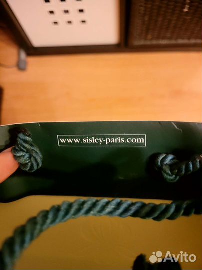 Пакеты Chanel и Sisley