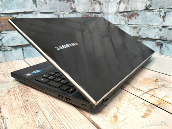 Мощный Samsung на i5-2430m/ RAM 12/ GT 520MX/ SSD