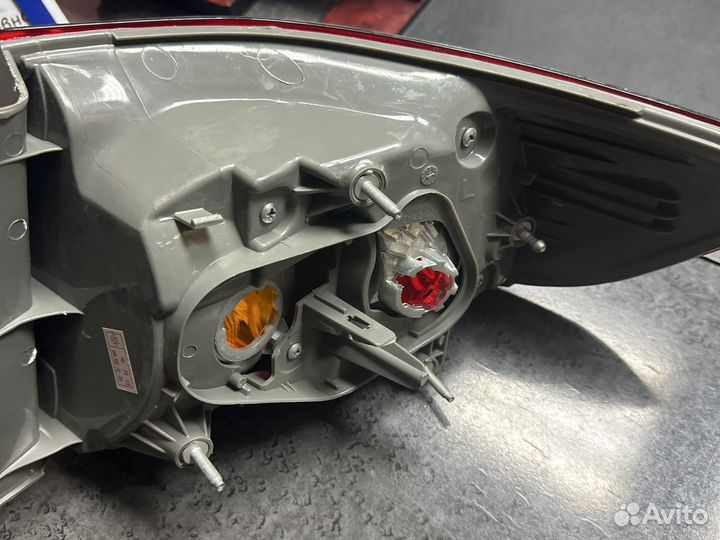 Задний фонарь левый Toyota Corolla 150