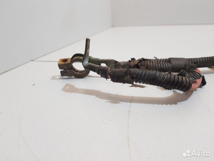 Клеммы + и - (Chevrolet Captiva)