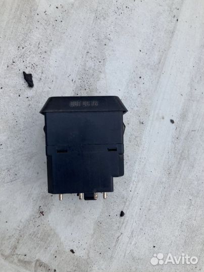 Кнопка аварийки Mercedes w123