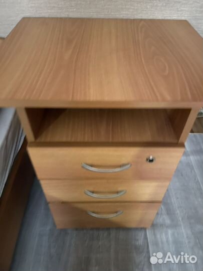 Тумбочка бу