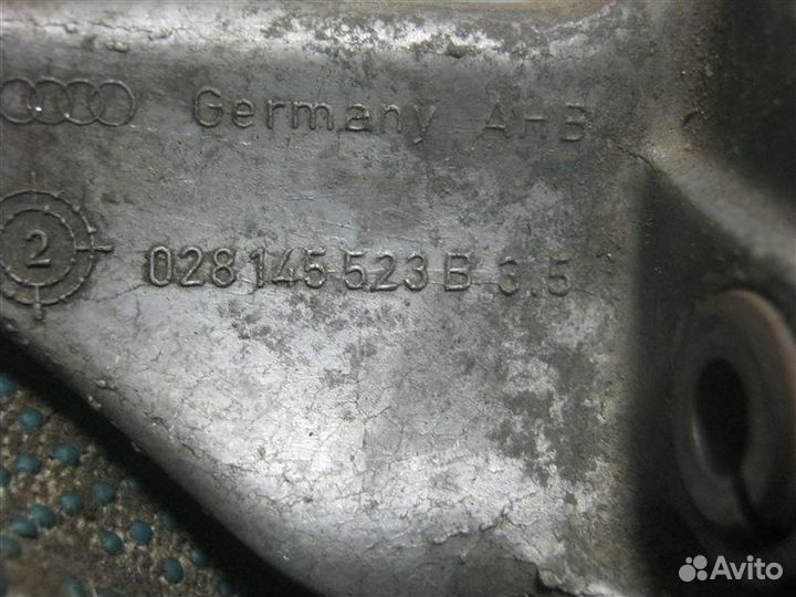 Кронштейн гидроусилителя Volkswagen Passat B4