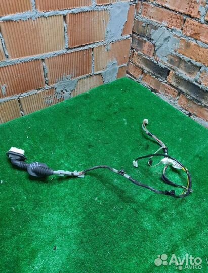 Проводка двери Toyota Auris E150