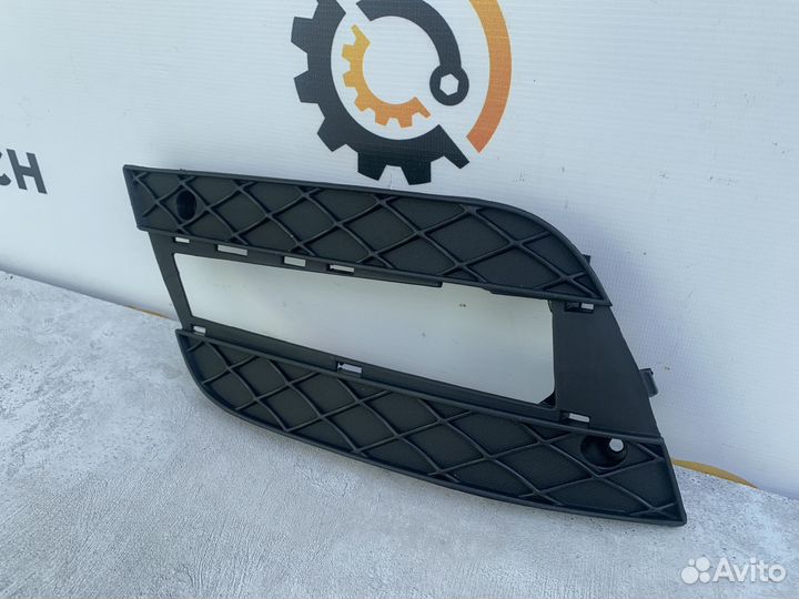 Решетка переднего бампера Mercedes A1648853522