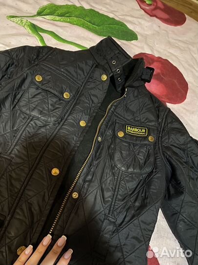 Женская куртка стеганая barbour