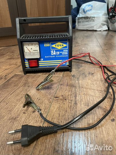 Автомобильное зарядное устройство