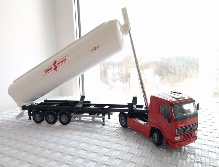 Volvo FH12 + полуприцеп (Joal, 1:50)