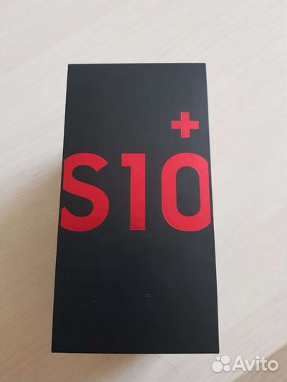 Коробка от samsung s10+