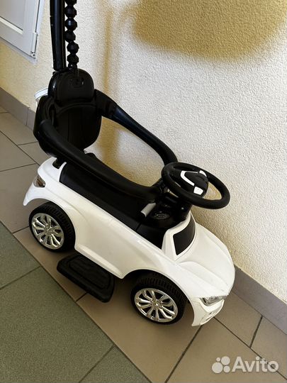 Машинка-каталка бмв