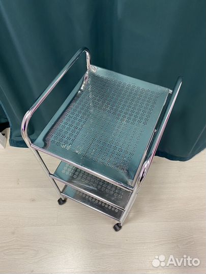 Этажерка на колесиках