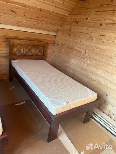 Кровати односпальные из массива дерева