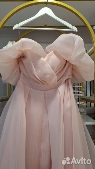 Персиковое платье женское 44 размер