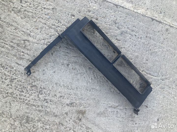 Воздуховод радиатора Mercedes 202