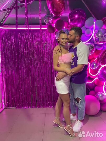 Розовый неоновый