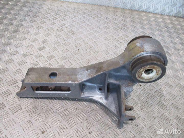 Кронштейн кабины левый Mercedes-Benz A9303171042