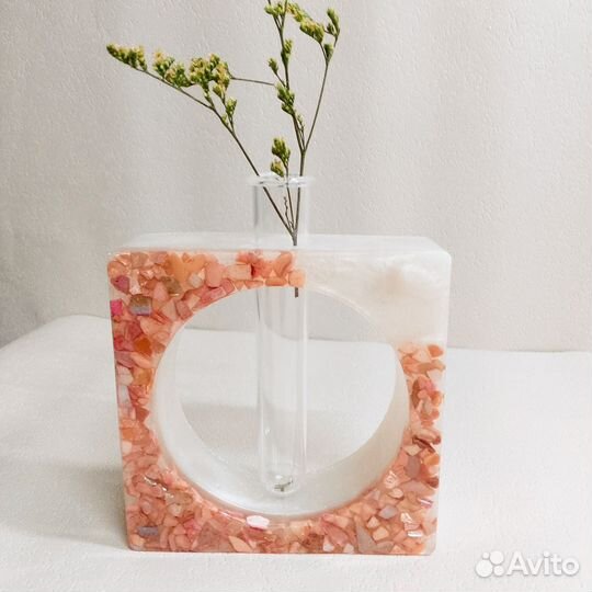 Декоративная ваза из эпоксидной смолы