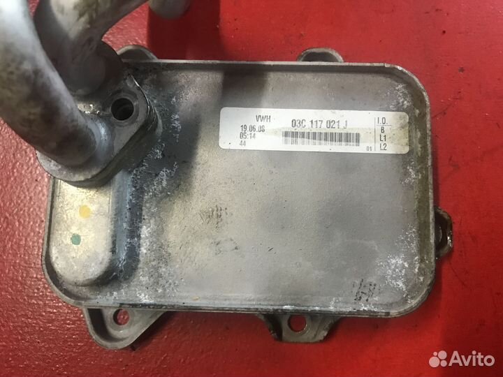 Радиатор масляный Audi VW Skoda Seat 03C117021J