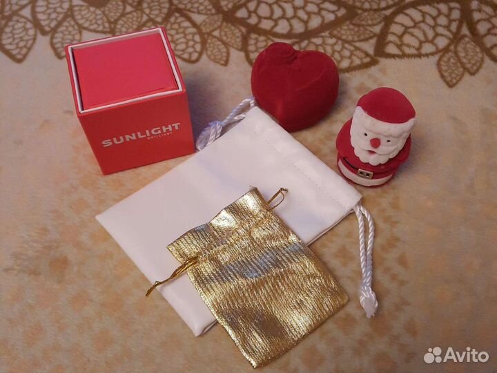 Коробочки и пакеты для украшений