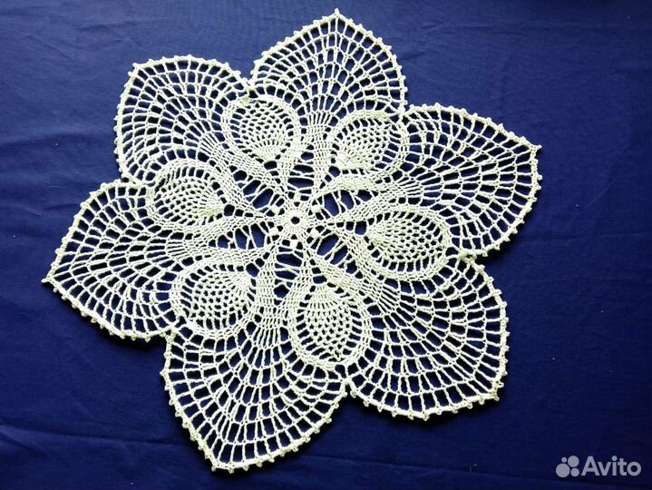 Салфетка кружевная ручной работы