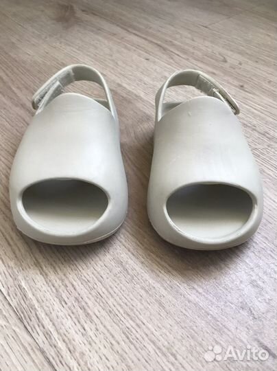 Сандали детские yeezy