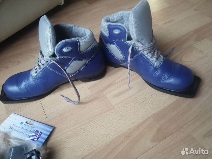 Лыжные ботинки