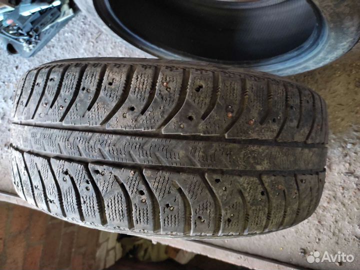 Bridgestone Ice Cruiser 7000 205/50 R17