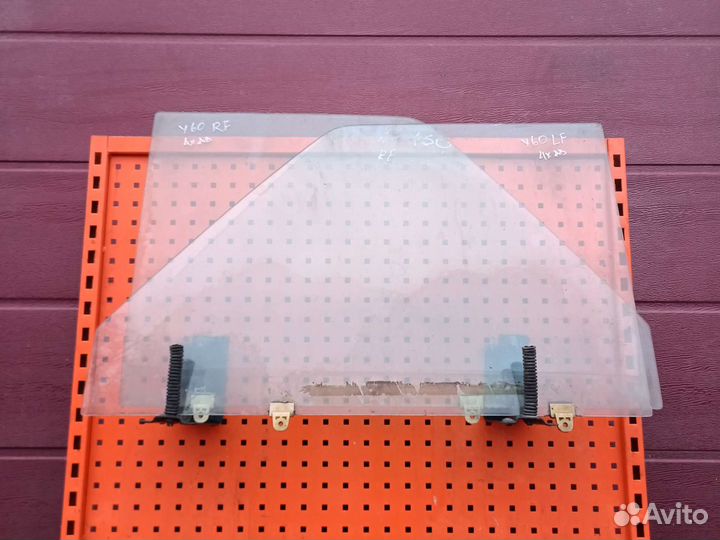 Стекло двери Nissan patrol y 60