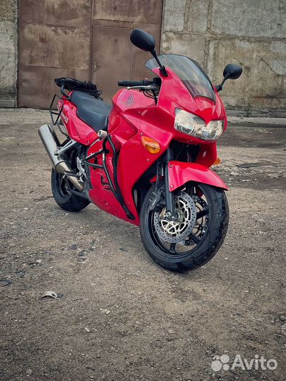 Honda vfr 800