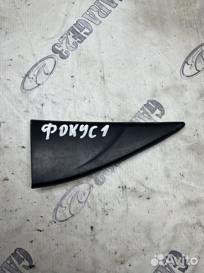 Уголок задней двери внутренний Ford Focus 1