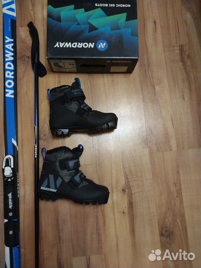 Лыжи и ботинки детские на 140 рост