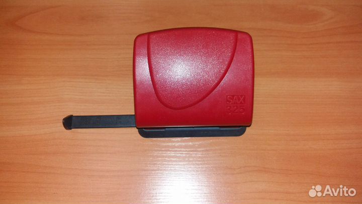 Дырокол SAX 325